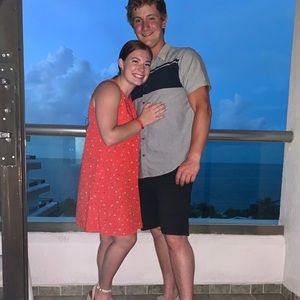 Meet your Posher, Claire